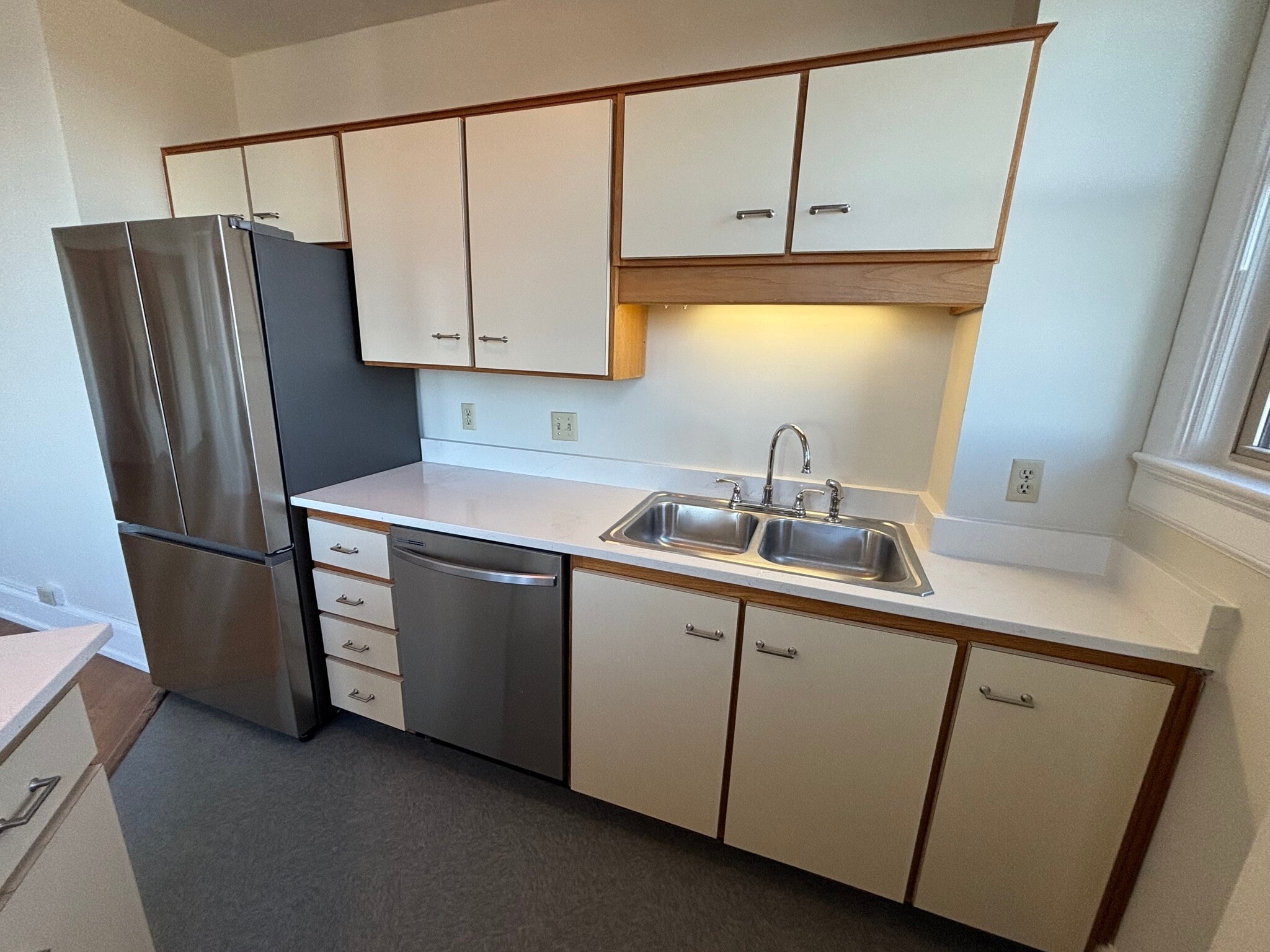 Building Photo - 2068 Walton Way