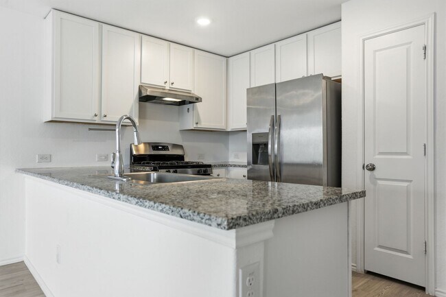 Building Photo - Spacious Southwest San Antonio Home Near Lackland AFB & Major Highways