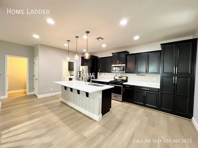 Building Photo - 7055 W Jasper Dr