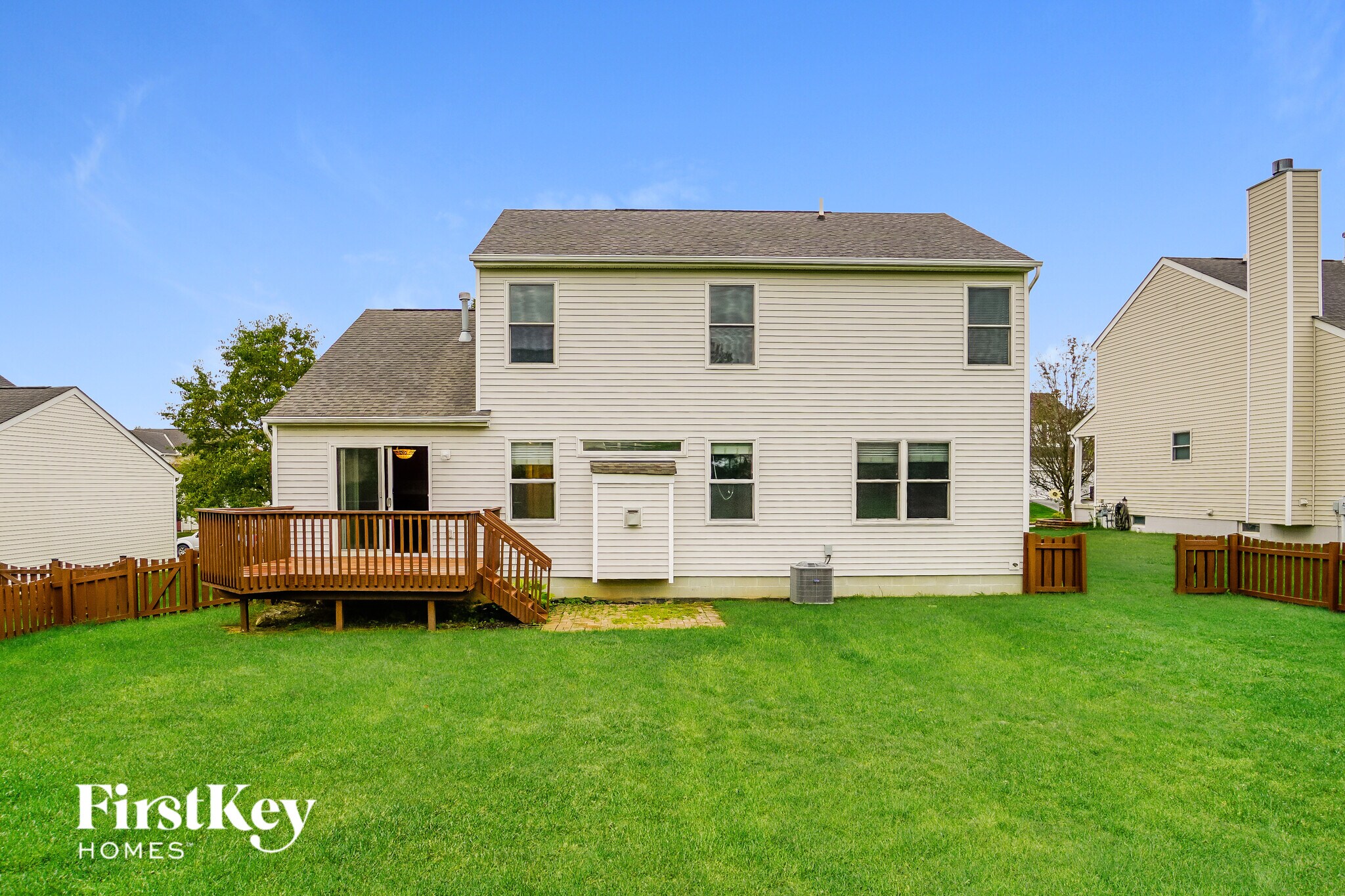 Building Photo - 936 Poppleton Pl N