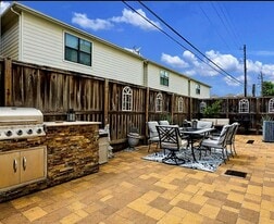 Building Photo - 548 Westcross St