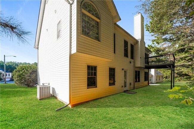 Building Photo - 5201 Rosetrace Terrace SW