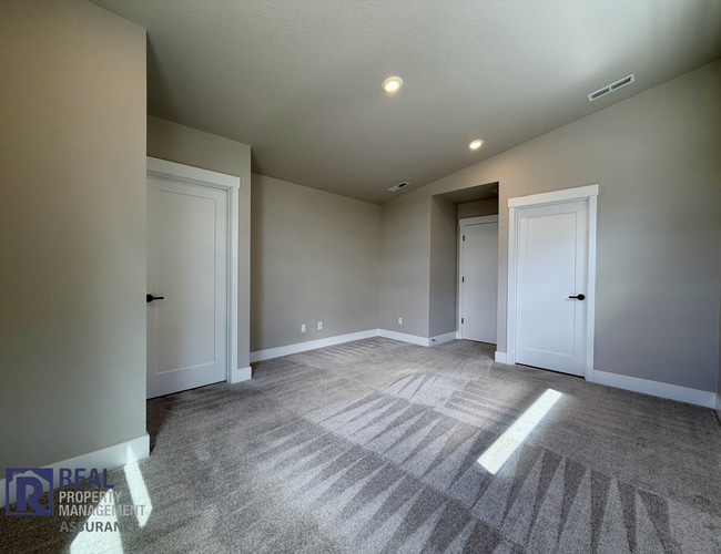 Building Photo - MOVE-IN SPECIAL - Stunning Butternut Creek Home with Bonus Room & 2-Car Garage