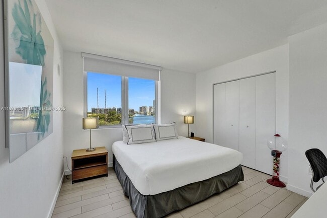 Building Photo - 2600 E Hallandale Beach Blvd