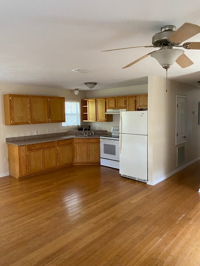 Building Photo - Beautiful 3/1 House in Waveland, MS