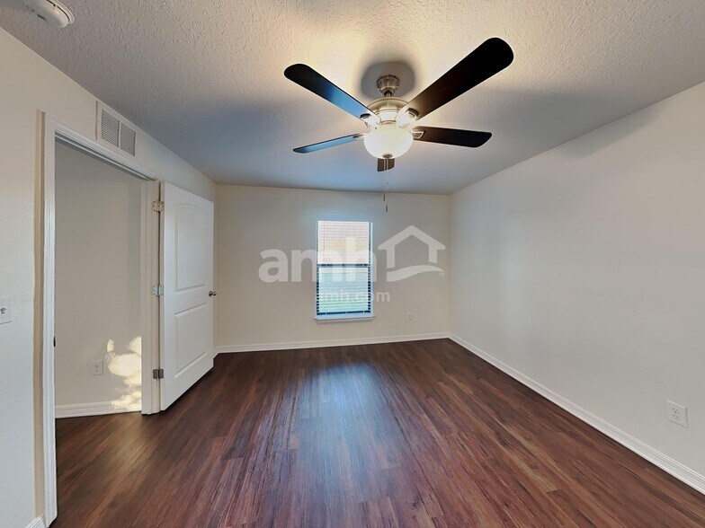 Building Photo - 14411 Alistar Manor Dr