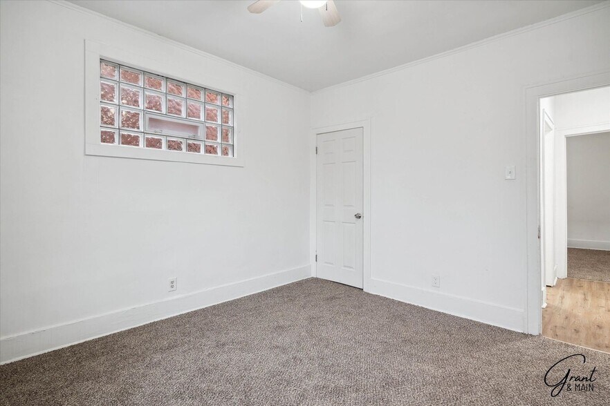 Building Photo - 2433/2435 Pasadena St. -  Missouri Residential Rentals LLC