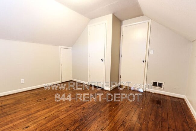 Building Photo - 817 Prosperity Ave