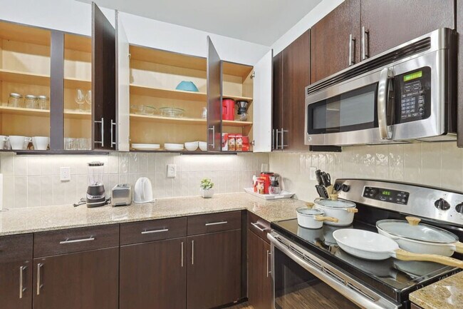 Building Photo - 5725 Town and Country Blvd