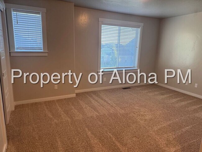 Building Photo - 817 E Ionia Dr
