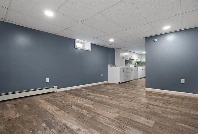 Building Photo - 289 Milton St