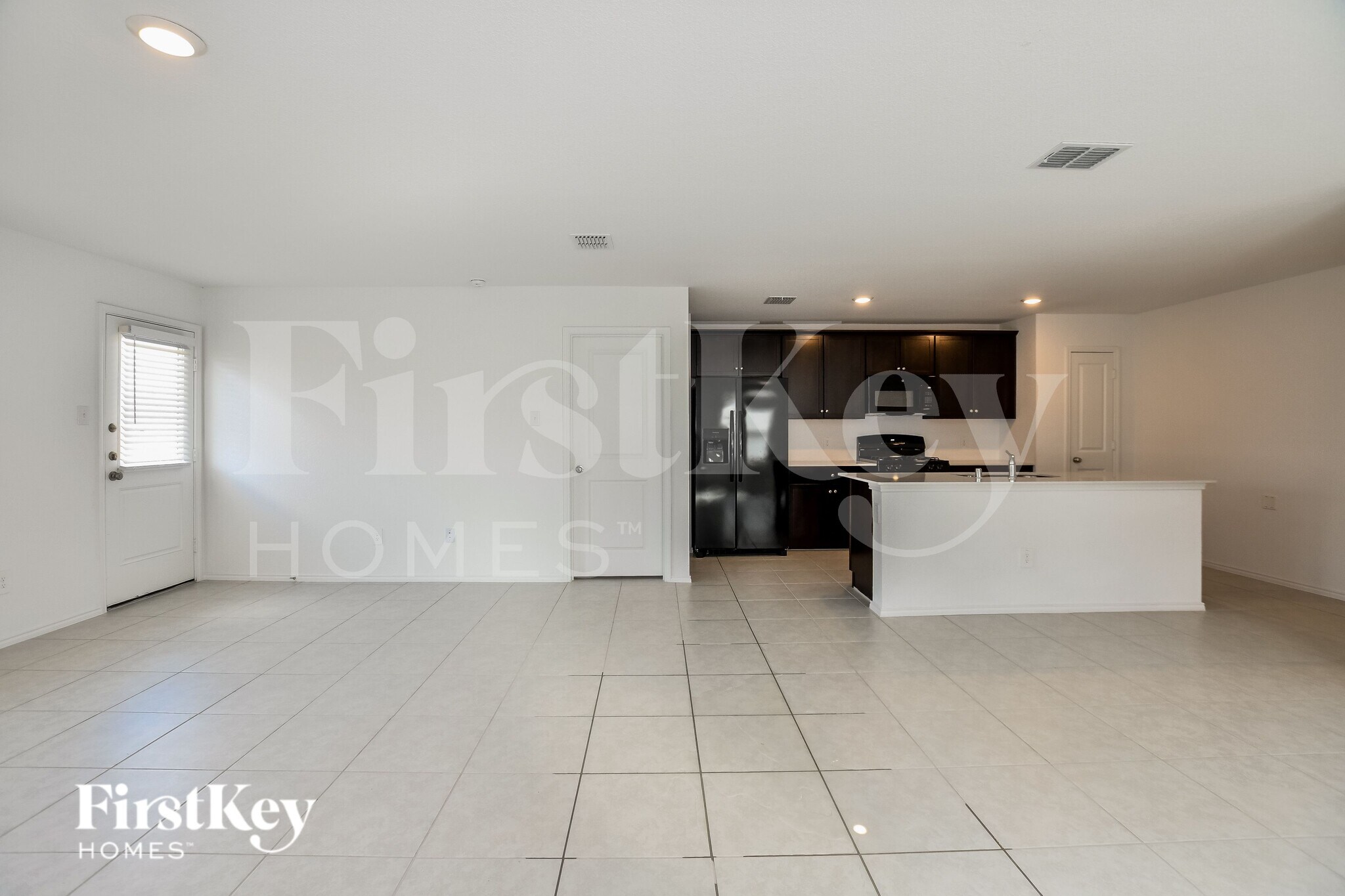 Building Photo - 1069 Crestview Dr