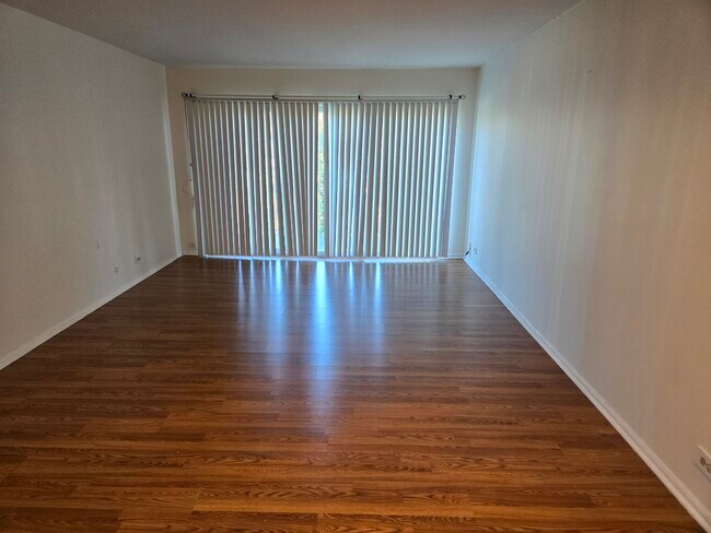 Building Photo - 5001 Carriage Way Dr