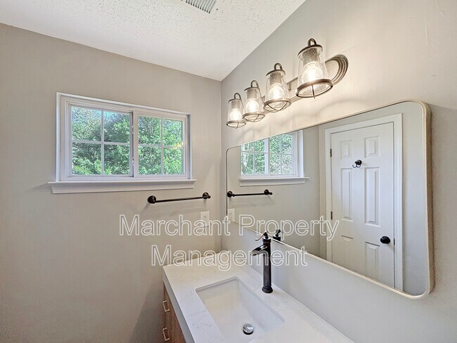 Building Photo - 110 Golden Crest Ct