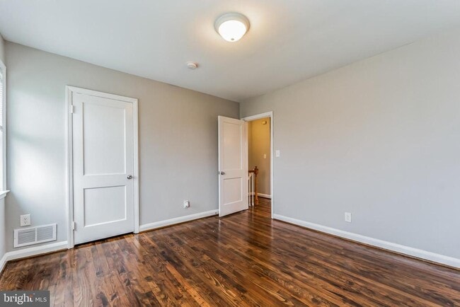 Building Photo - 3422 Dunran Rd