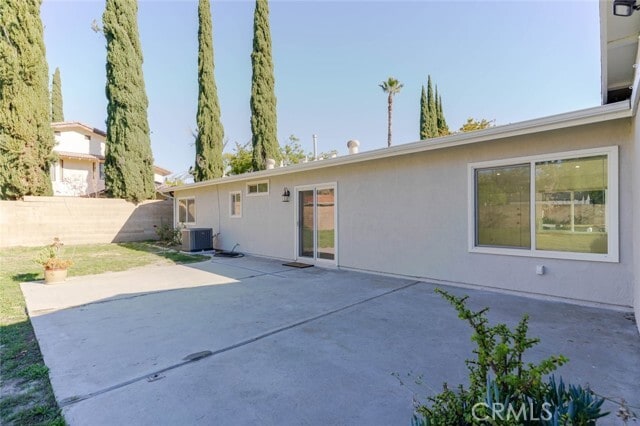 Building Photo - 9551 Gierson Ave