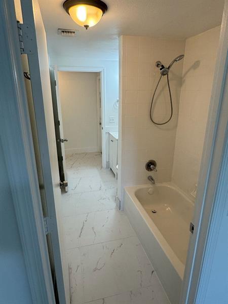 Building Photo - 3221 Sabal Palm Manor