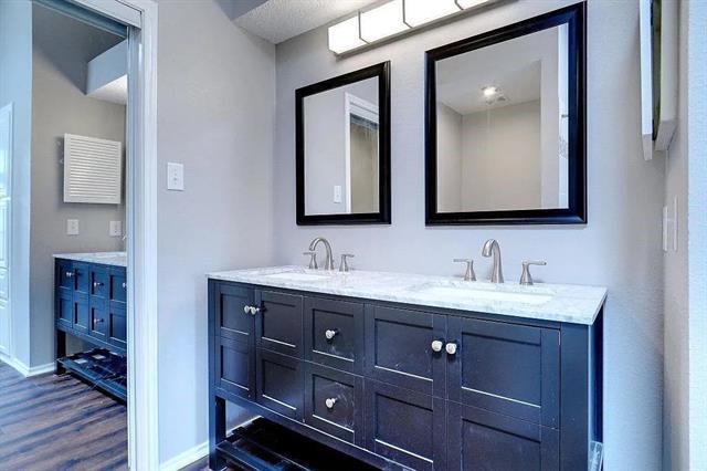 Building Photo - 1400 Paintbrush St