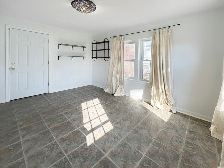 Building Photo - 4453 Newberry St