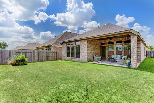 Building Photo - 8126 Silverspot Ln