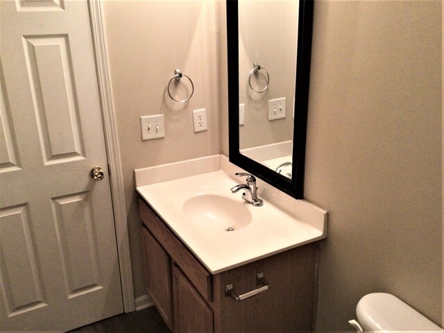 Building Photo - 7636 Hidden Creek Dr