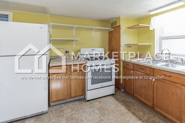 Building Photo - 913 1/2 B Old Pecos Trl