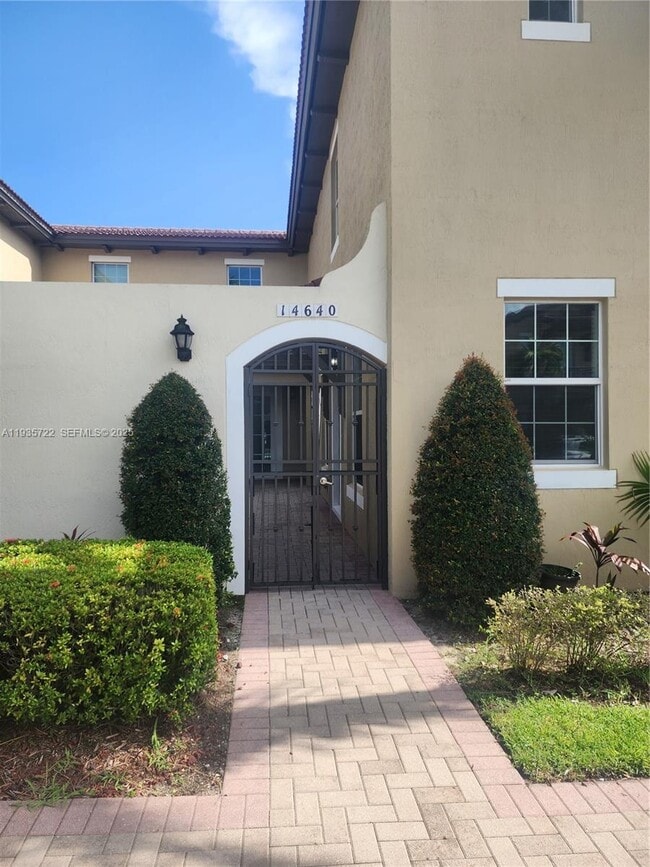 Building Photo - 14640 SW 15th St