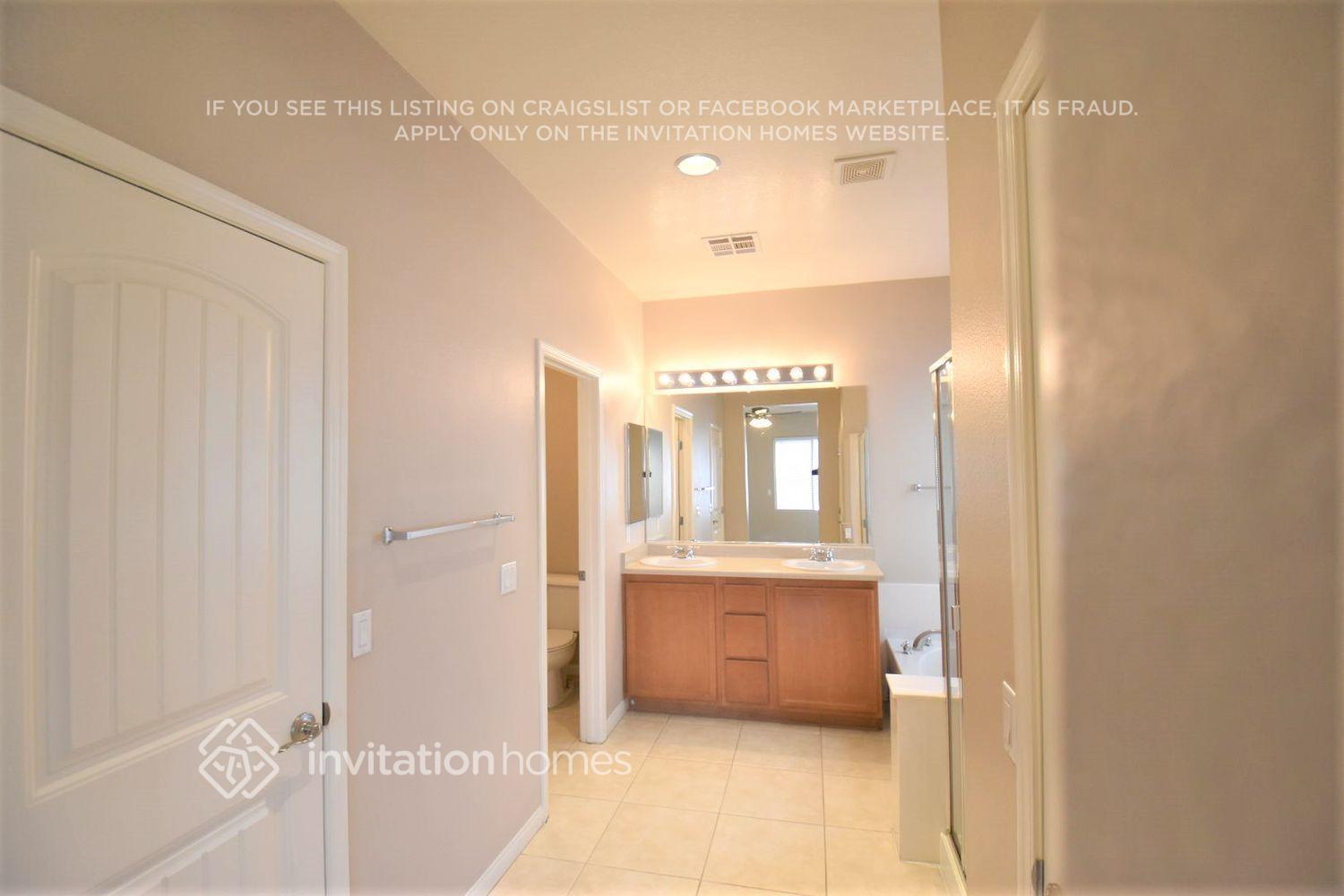 Building Photo - 2120 Dolphin Beach Ave
