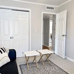 Building Photo - 525 W Aldine Ave