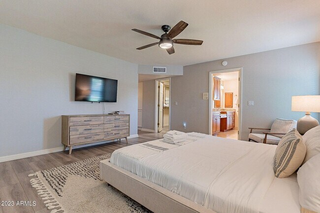 Building Photo - Beautiful full furnished home in desirable North Scottsdale