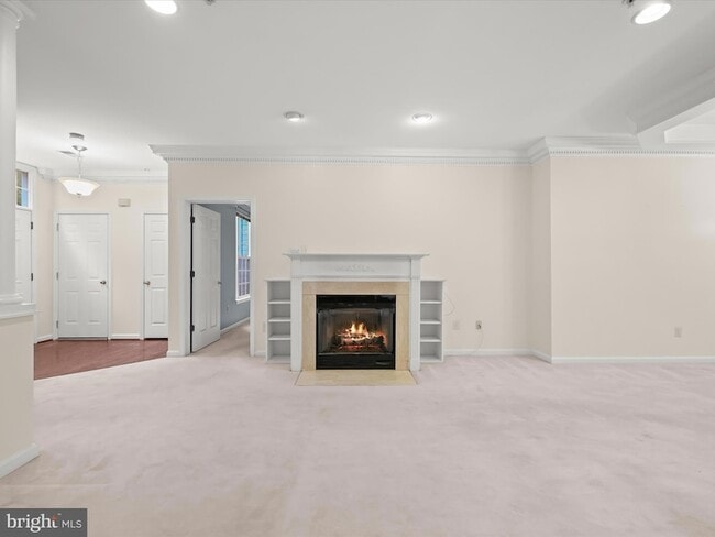 Building Photo - 10713 Symphony Way