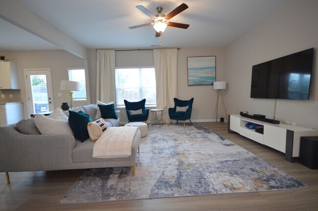 Building Photo - 103 Memorial Ct