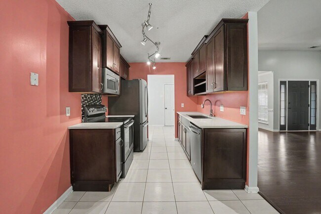 Building Photo - 152 Dovetail Crossing
