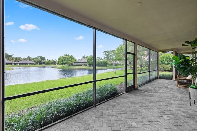 Building Photo - 11842 Pebblewood Dr