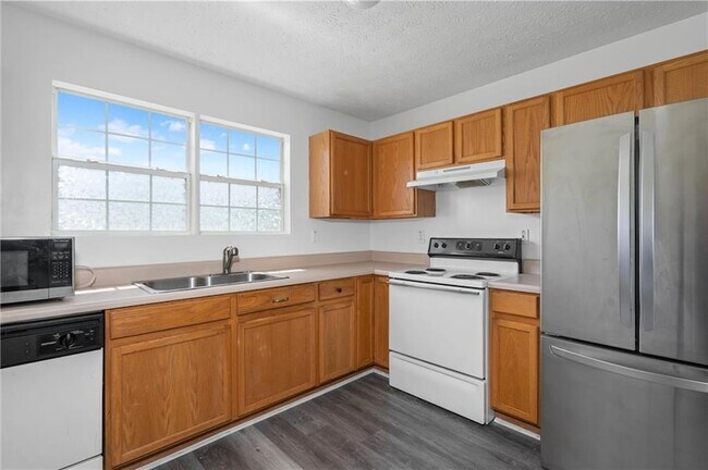 Building Photo - 57 Inverness Trce