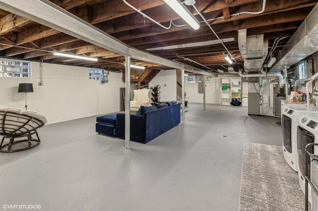 Building Photo - 6248 N Ionia Ave