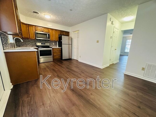 Building Photo - 132 Durwood Rd