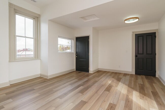 Building Photo - 828 City Park Ave