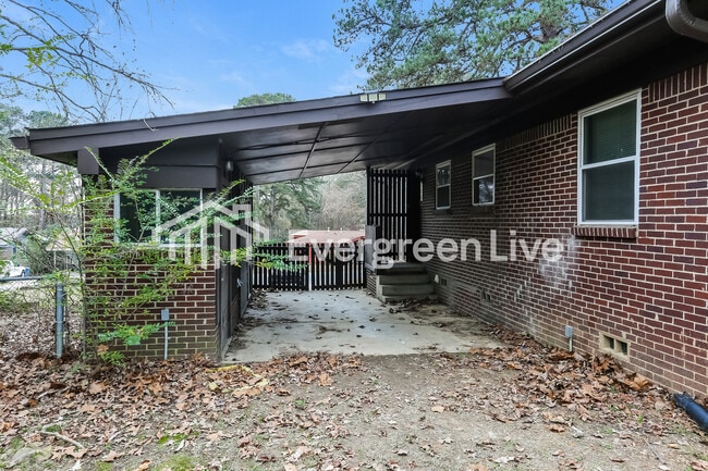 Building Photo - 94 Broadmoor Dr