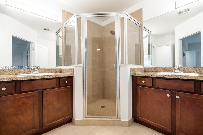 Building Photo - 4652 Horseshoe Cir