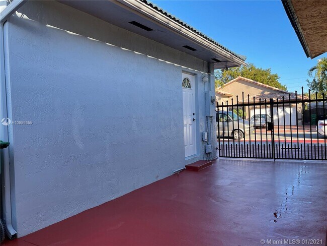 Building Photo - 14180 SW 8th Terrace