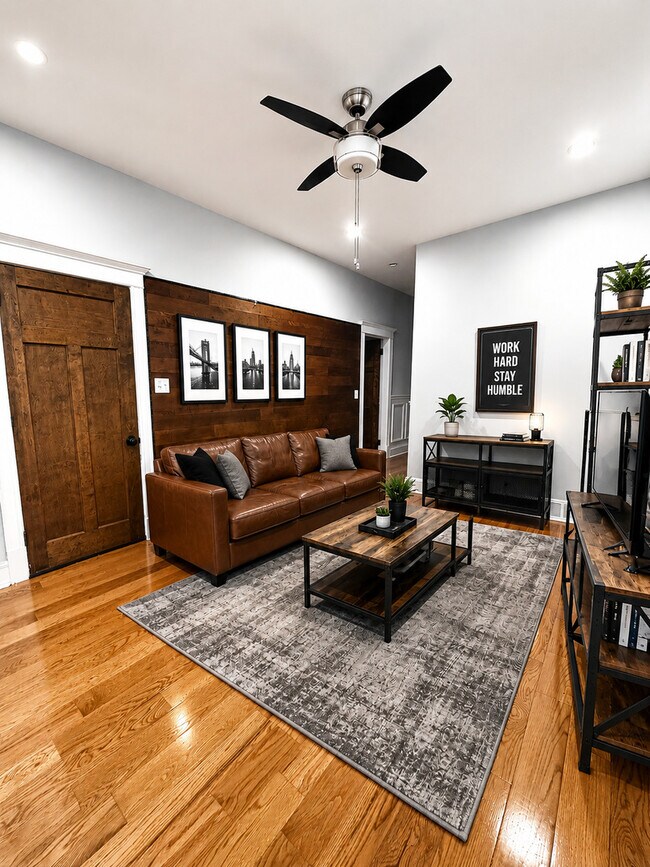 Building Photo - 3232 W Le Moyne St