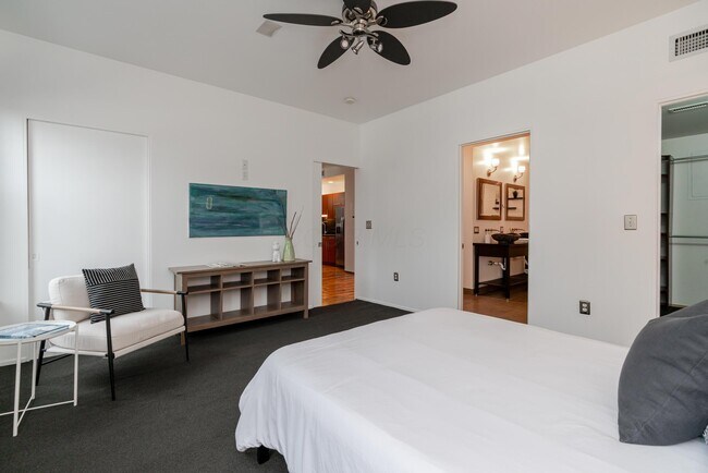 Building Photo - 225 N 4th St