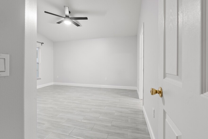 Building Photo - 2817 Moultrie Creek Dr