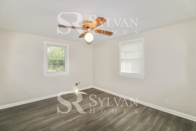 Building Photo - Charming 3BR 2BA Home