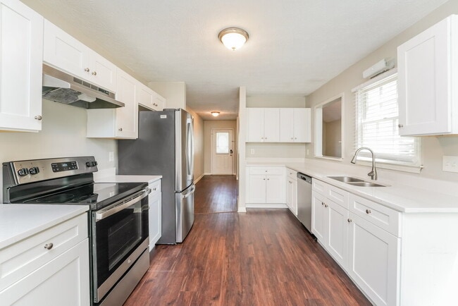 Building Photo - 1589 Cherry Hill Rd SW