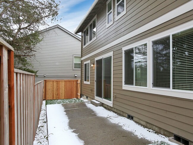 Building Photo - Northwest Craftsman in Bonny Slope