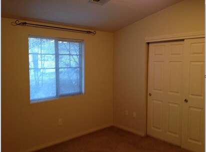 Building Photo - 52 Short Dr
