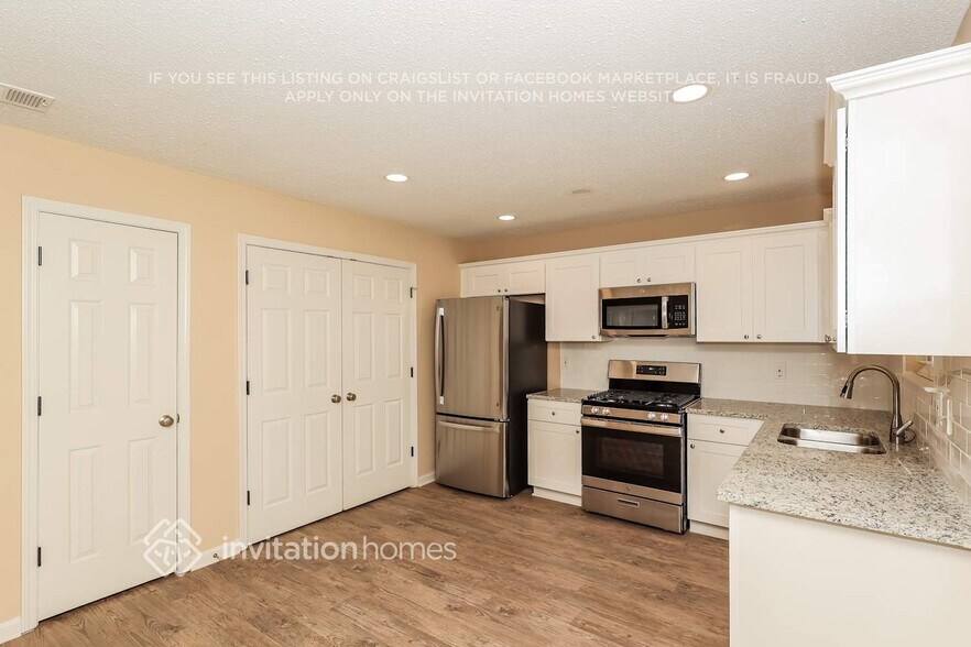 Building Photo - 2992 Knoll View Pl