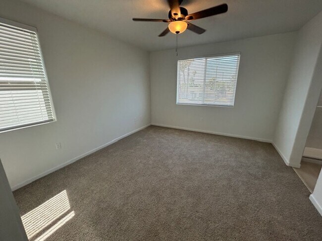 Building Photo - Brand new 4 bedroom 3 bathroom with solar in NW Visalia!!